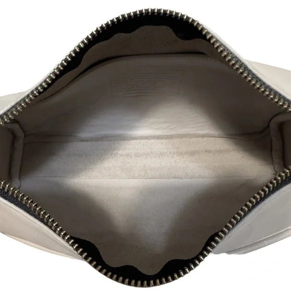 1980’s COACH Leatherware White Leather Slim Zip Crossbody Hand Bag Purse